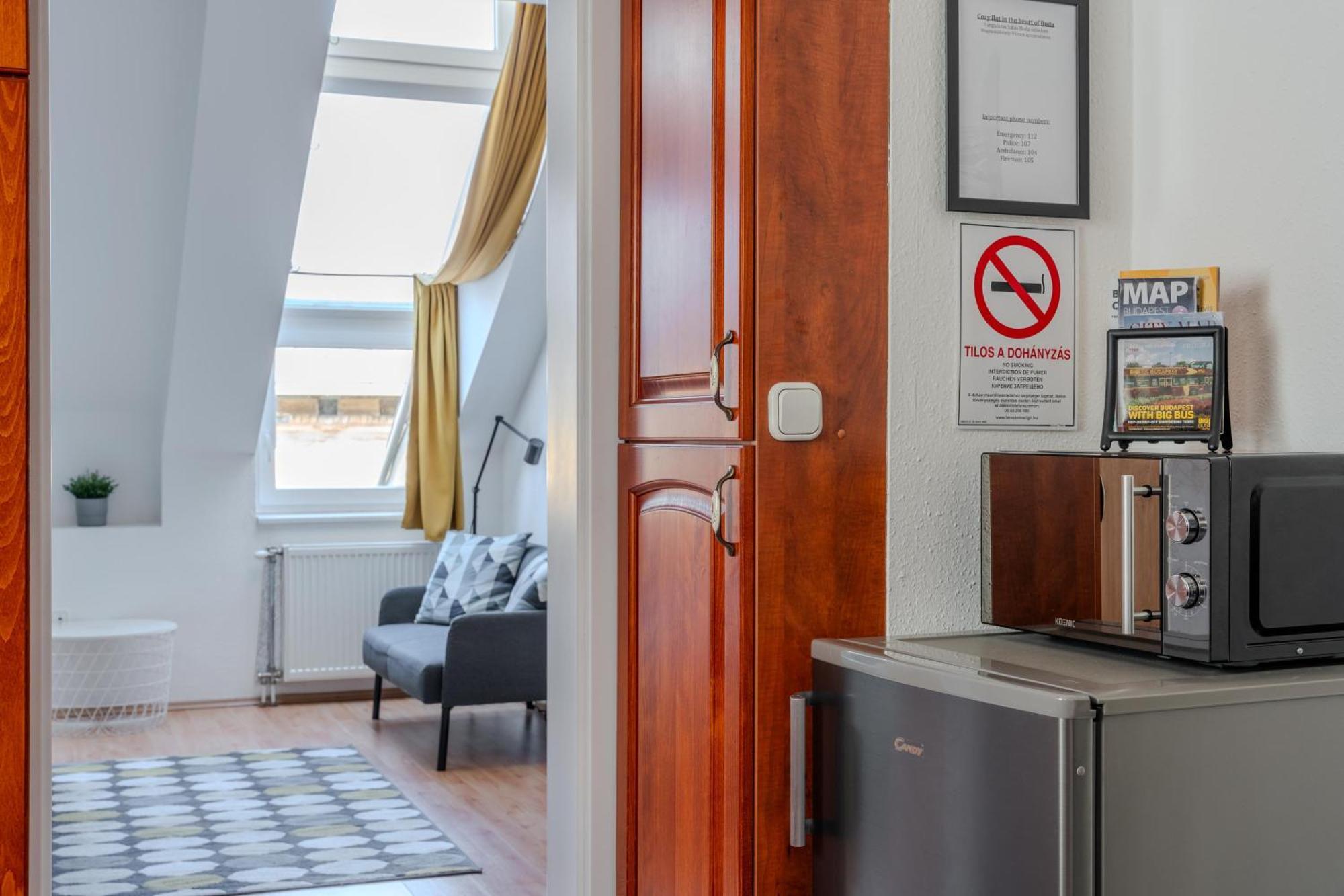 Cozy Flat In The Heart Of Buda Budapest Exterior photo